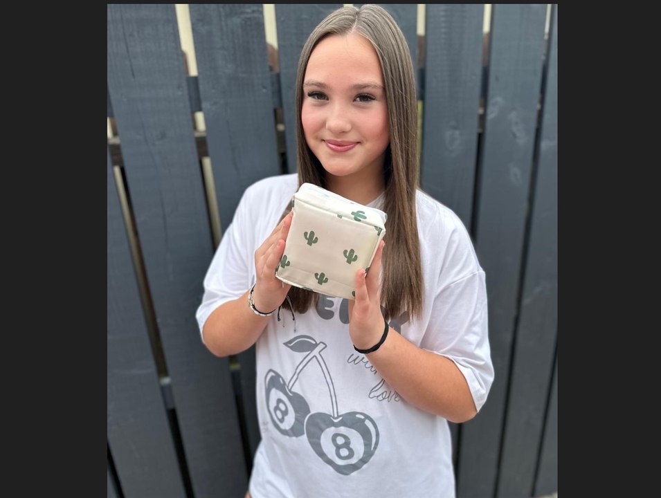 SCHOOLGIRL ABBIE CREATED THE PERIOD POUCH