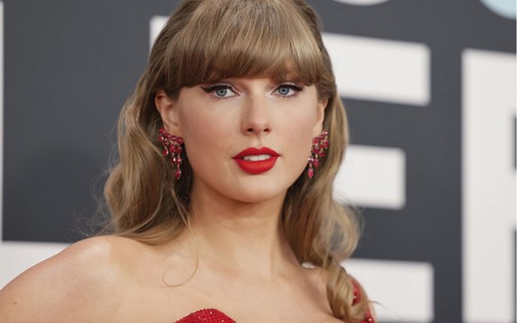 1, 2, 3... 13! Madame Tussauds svela 13 nuove statue di cera di Taylor Swift: mai successo!