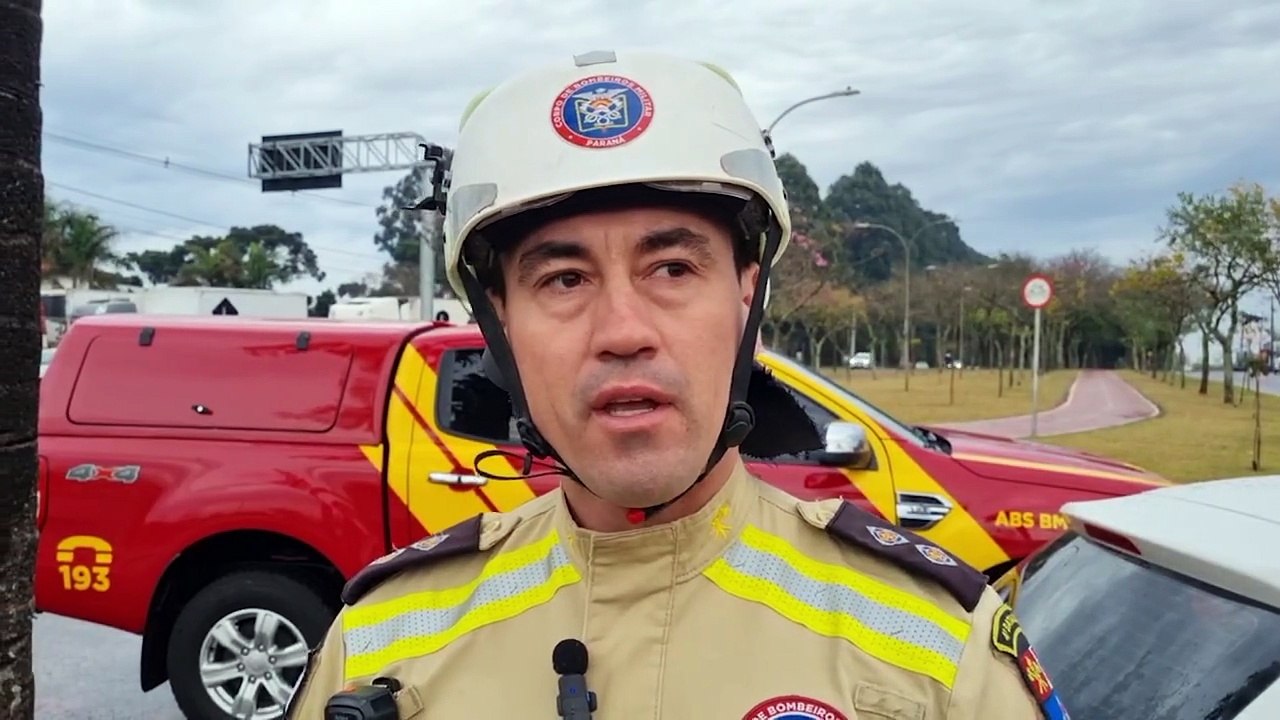 Tenente do Corpo de Bombeiros detalha atendimento em acidente com viatura da Polícia Penal na Avenida Brasil