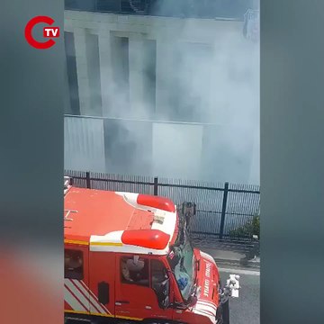 Beşiktaş Tüpraş Stadyumu çevresinde yangın çıktı. İtfaiye ekipleri yangına müdahale etti