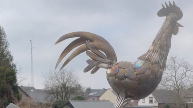 Artist crafts wind-powered kinetic sculpture that moves like magic