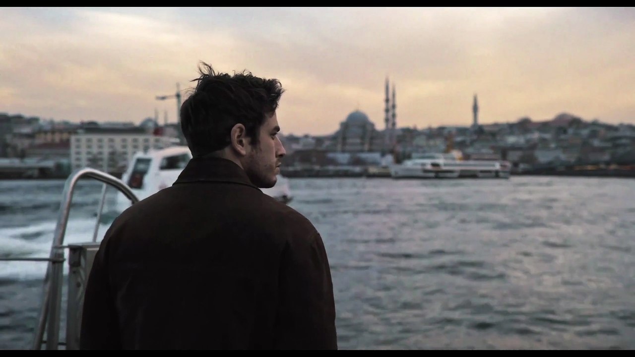 El horizonte desaparece - Clip