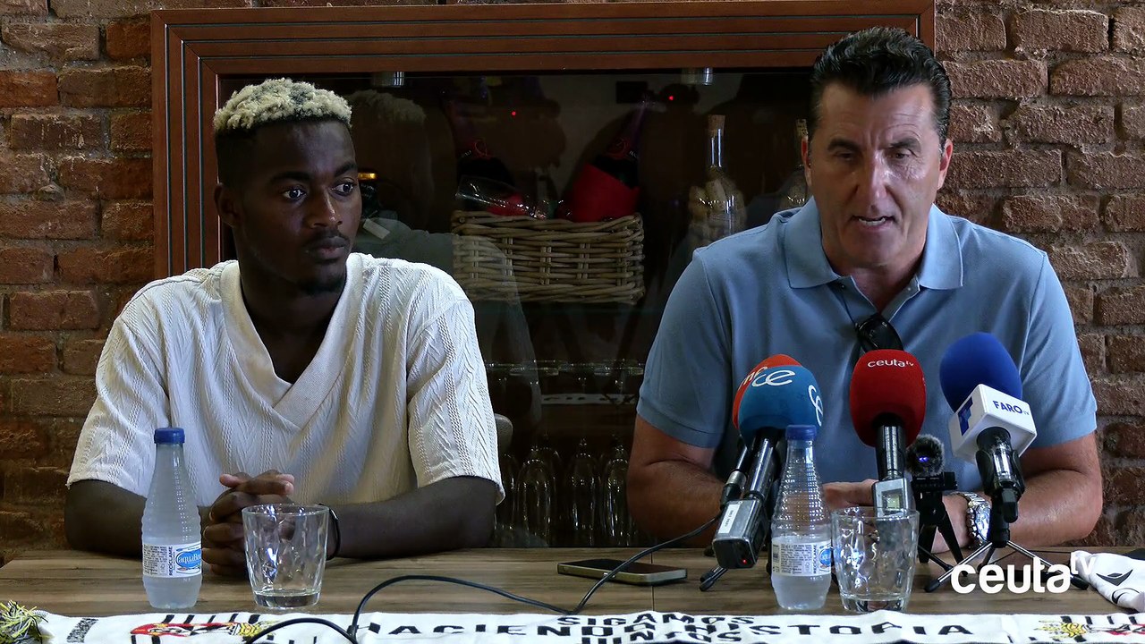 Presentación de Bassinga como nuevo jugador de la AD Ceuta FC