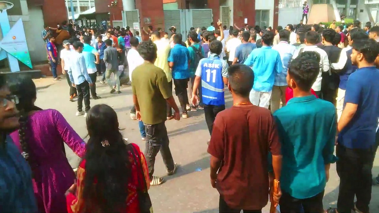শিক্ষা উপদেষ্টার পদত্যাগ বিষয়ে সেদিন সচিবালয়ে যে অবস্থার সৃস্টি হয়েছিলো