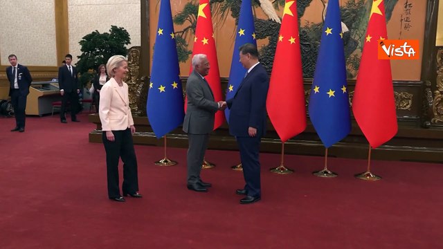 Von der Leyen e Costa in Cina, la foto con il Presidente XI Jinping