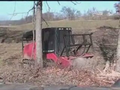 Official video FMX148 BROYEUR FORESTIER BROYAGE