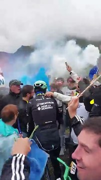 Entre fumigènes et bière, Bastien Tronchon a fêté la 18e étape avec son fan-club - Cyclisme - Tour de France