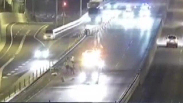 경기 광주서 차량 4대 연쇄 추돌...화물차 운전자 숨져 / YTN