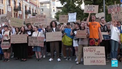 Zelenski aprueba ley sobre las agencias anticorrupción y desata críticas