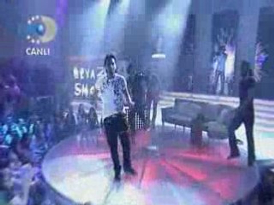 Ismail YK-Bas Gaza (Beyaz Show)