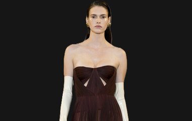 فساتين الشيفون لصيف 2025: خفة وأناقة لا مثيل لهما