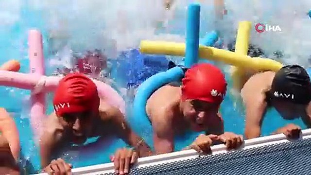 Sıcaktan bunalan çocuklar yüzme kurslarına akın etti