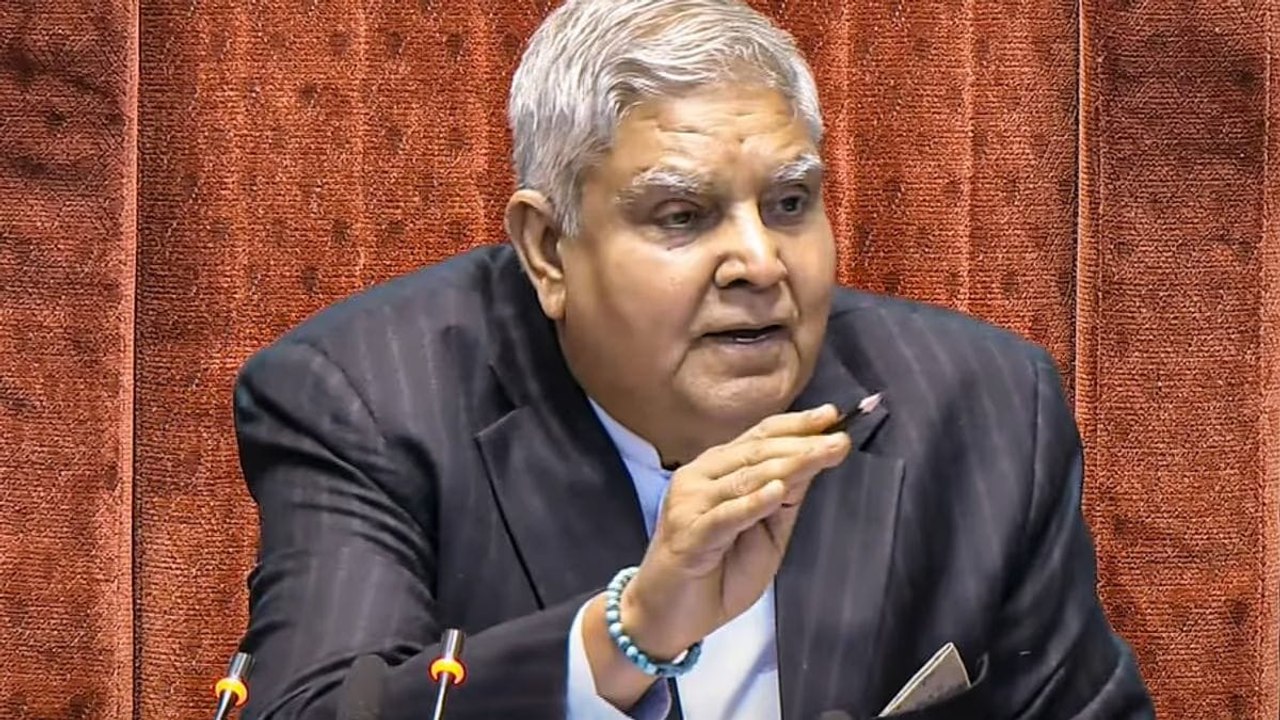 ಉಪ ರಾಷ್ಟ್ರಪತಿ ರೇಸ್​ನಲ್ಲಿದೆ ಅಚ್ಚರಿಯ ಹೆಸರು! ಏನು ಗೊತ್ತಾ ಧನ್​​ಕರ್ ದಿಢೀರ್ ರಾಜೀನಾಮೆ ರಹಸ್ಯ?