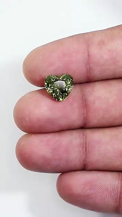 Enchanting Color Shift of Alexandrite Stone
