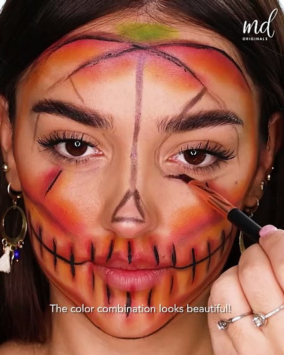 Step by step spooky Halloween make up look!