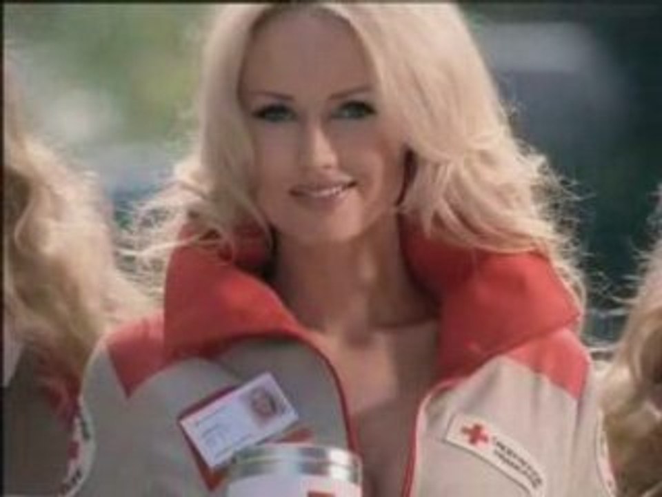 Quête de la Croix-Rouge - spot avec Adriana Karembeu