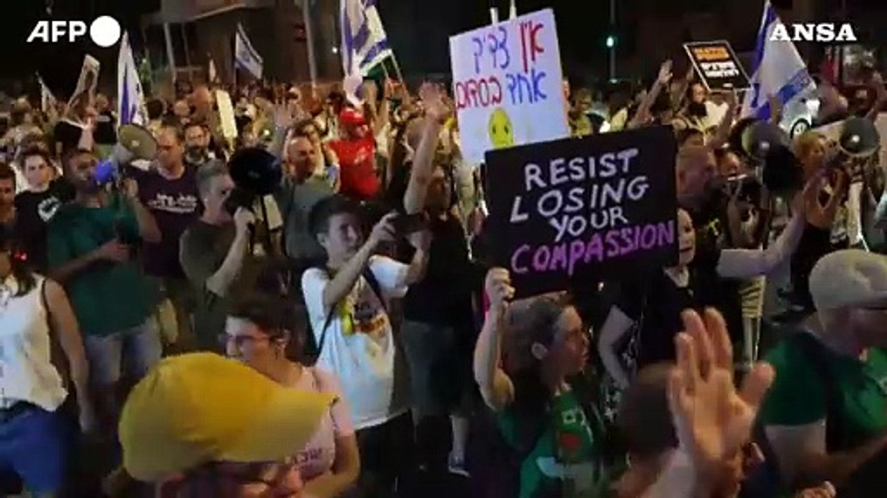 Israele, nuove proteste contro la guerra a Gaza: "contatti" con la polizia