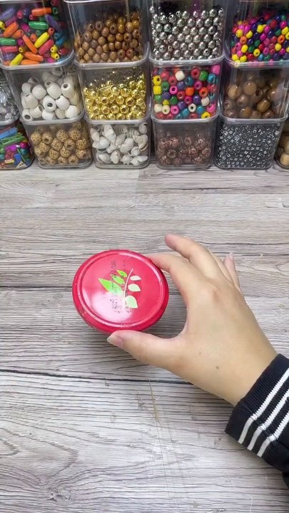 DIY Candle Holder Tutorial via: @dodo_ideas8Learn how to create a beautiful DIY candle holder using simple materials! This easy step-by-step tutorial is perfect for adding a cozy and stylish touch to your home décor.