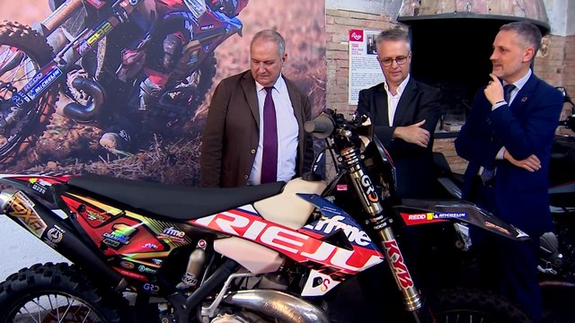 Continúan los cruces de acusaciones entre PP y PSOE por incongruencias en currículums