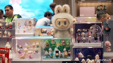 Labubu-mania a Berlino, 7 ore in fila per l'apertura dello store