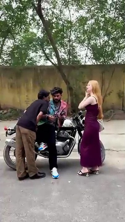 Angrejan_bhabi_😂😂