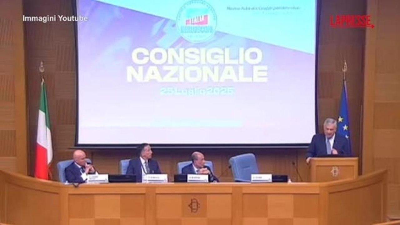 Tajani sullo ius scholae: «Preferite i maranza o chi va a scuola?»