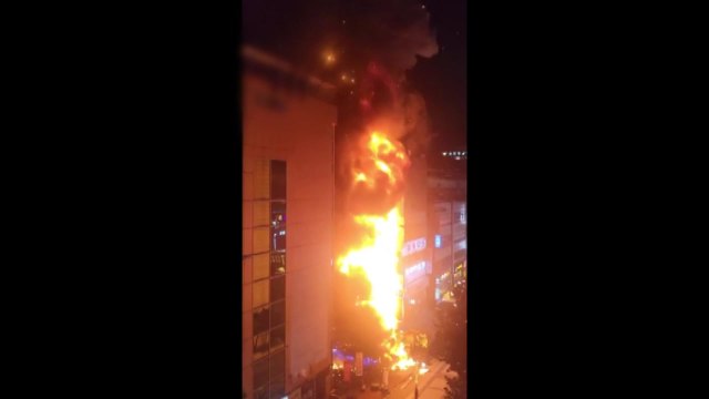 인천 구월동 상가 건물 화재...10여 명 연기 흡입 / YTN