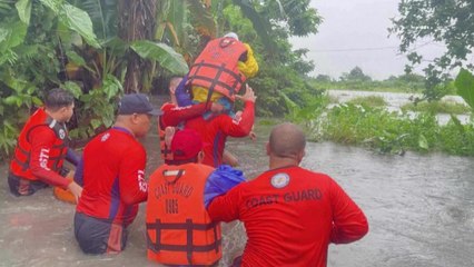 필리핀, 폭우·태풍에 25명 사망·28만 명 대피...가옥 3천 채 파괴 / YTN
