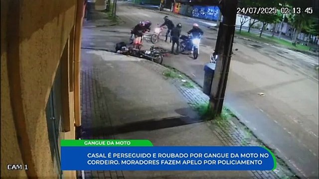 Motoqueiros criminosos derrubam e roubam casal à noite no bairro do Cordeiro, Recife: residentes pedem mais policiamento