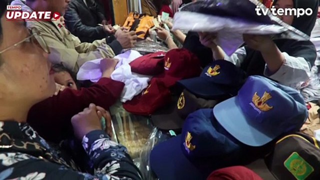 SMA Negeri di Jawa Barat Dilarang Jual Seragam Sekolah dan Buku Pelajaran ke Siswa