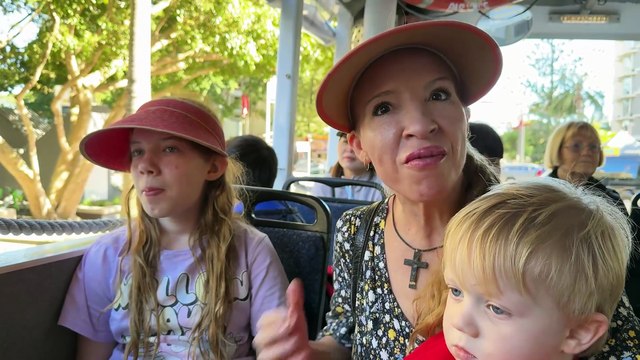 Aquaduck Adventure: Family Fun in Surfers Paradise ||