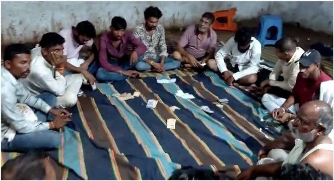 सांसद प्रतिनिधि सहित 15 जुआरी जुआ खेलते धराए, 1 लाख 77 हजार 200 जब्त
