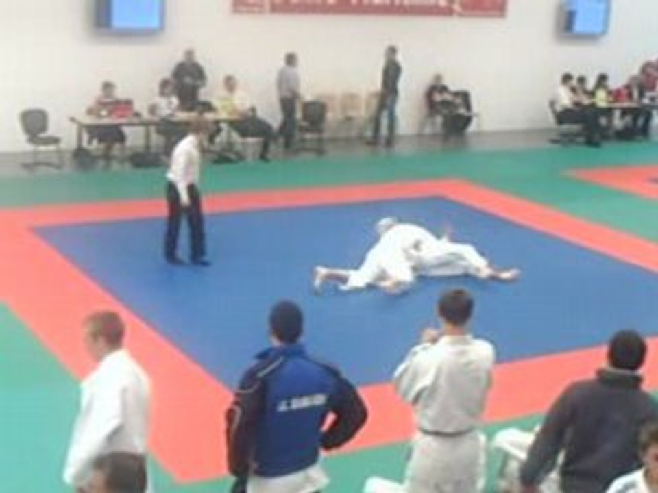 Combat lolo vict maki komi