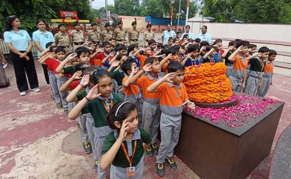 VIDEO: करगिल विजय दिवस पर शहीदों को श्रद्धांजलि, वीरांगनाओं और पूर्व सैनिकों का हुआ सम्मान