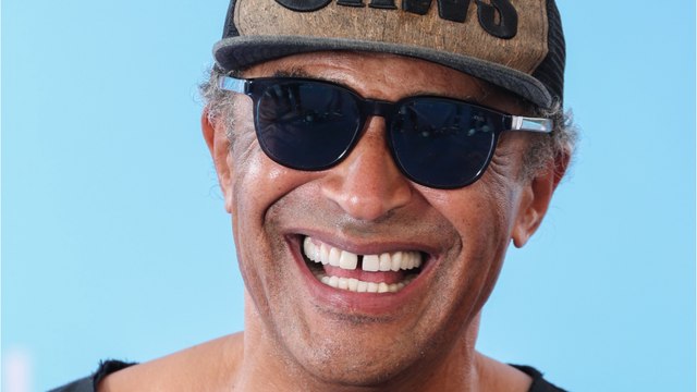 GALA VIDEO - Yannick Noah : sa fille Keelaani, 9 mois, fait ses premiers pas épaulée par son grand frère Joalukas