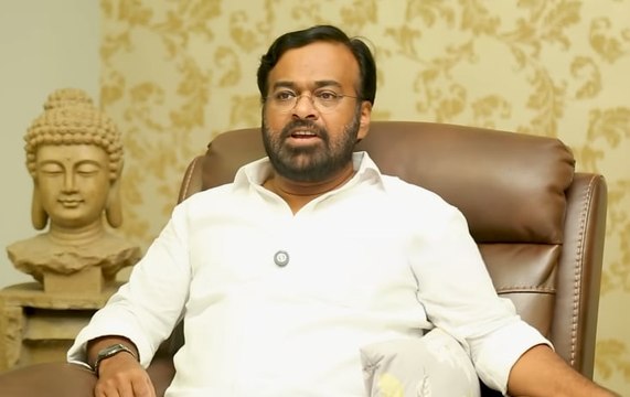 காமராஜர் ஆட்சி என்பதற்கும் தமிழக அரசு என்பதற்கும் என சொல்வது தான் அரசியல் ! கரு.பழனியப்பன் பேச்சு !