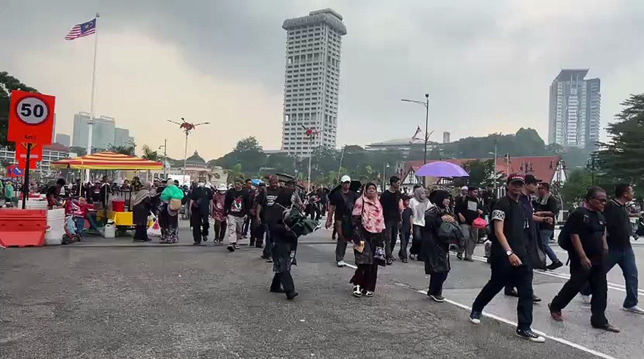 ANTI PM RALLY 10