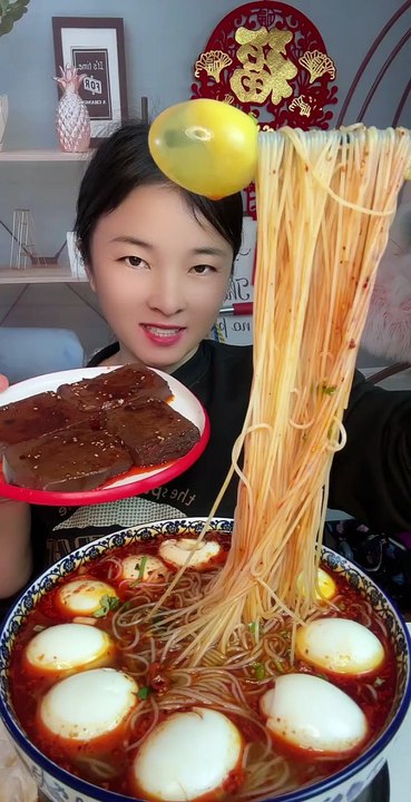 ASMR SPICY FOOD EATING CHALLENGE | EXTREME CRUNCHY NOISES + CHILI HEAT 🔥