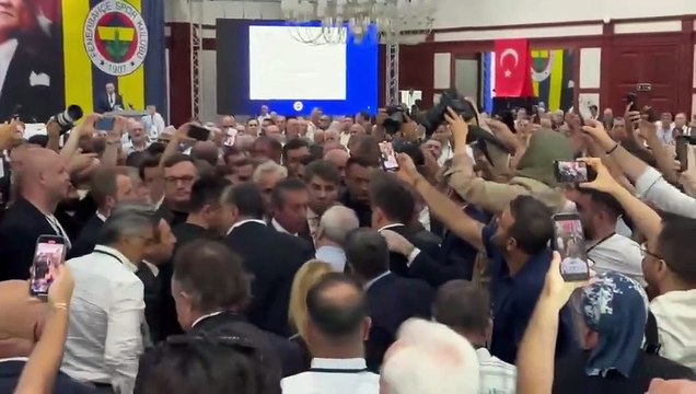 Aziz Yıldırım, Ali Koç’a “Ya Ali, 7 senede hiçbir başarın yok insanlar tabiki seni eleştirecekler. Haklılar da. Bırak içlerini döksünler (1)