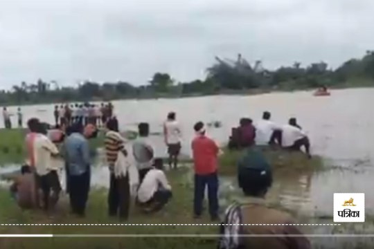 CG News: तांदुला नदी में कूदे तीन युवक, जुए से बचने की कोशिश में एक लापता, देखें Video...