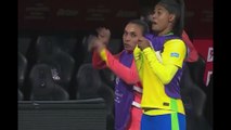 Marta presume sus 8 títulos de Copa América a la afición colombiana