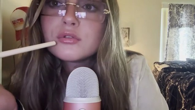 💋 Sweet Girlfriend Kisses & Mouth Sounds 😴 ASMR Roleplay for Deep Sleep, Relaxation & Comfort 🎧💕