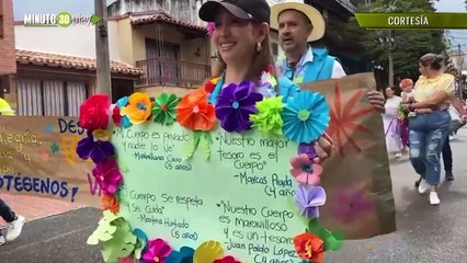 ¡Los niños también cargaron flores! Silleteritos llenaron de color a Laureles