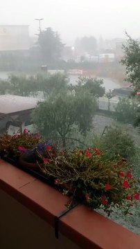 Maltempo, maxi grandinata e nubifragio in provincia di Arezzo