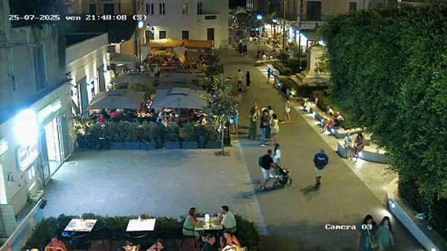 Lingua di fuoco si sprigiona in piazza Vittorio Veneto, tanta paura a Tropea