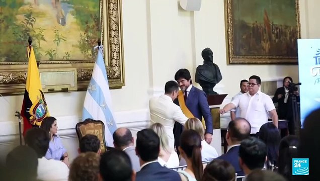 Ecuador: Noboa recorta ministerios; sindicatos denuncian violación de derechos laborales