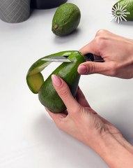 This is one way to cut avocados 🥑