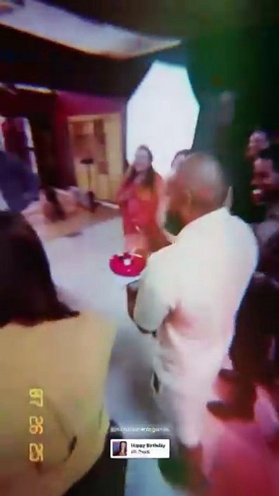 Γενέθλια on set για τον Μιχάλη Λεβεντογιάννη – Η τούρτα-έκπληξη από τους συνεργάτες του!