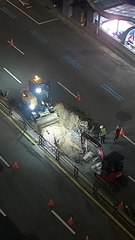 한밤 명동 한복판 도로서 싱크홀…"원인은 상수도관 파열"