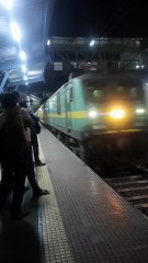 Express and Superfast train crossing Kurla 20240211_230406